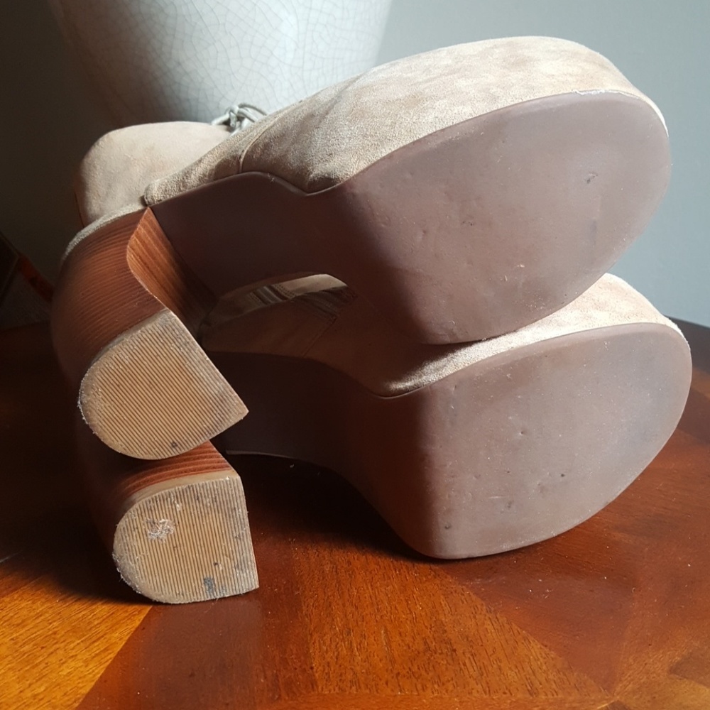 Platform Heels - Picture 4 of 4